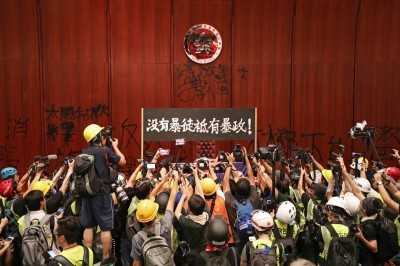习近平独裁暴政观察：香港反送中運動迄今約1萬人被捕 逾1成18歲以下